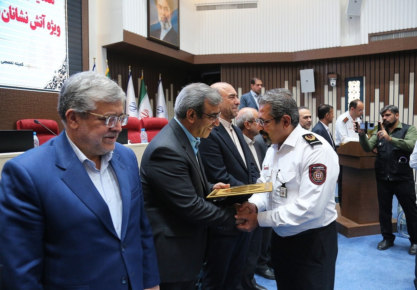 بانک اطلاعات ساختمانهای پرخطر تشکیل شود/ پیشگیری محور ایمنی استان باشد بانک اطلاعات ساختمانهای پرخطر تشکیل شود/ پیشگیری محور ایمنی استان باشد