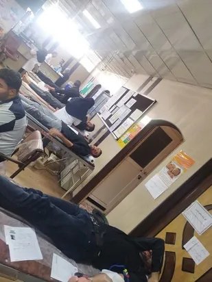 حرکت جهادی اهدای خون رزمندگان به مرکز اهدای خون شهرستان خمینی شهر