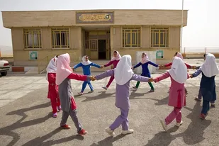 1000 مدرسه برکت جایگزین مدارس کانکسی در مناطق محروم و روستایی سراسر کشور  می&zwnj;شود