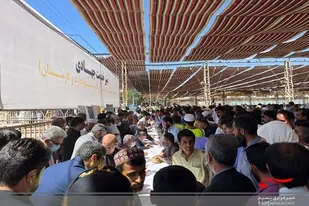 میز خدمت جهادی 15 دستگاه اجرایی در مصلی اهل سنت زاهدان برگزار شد