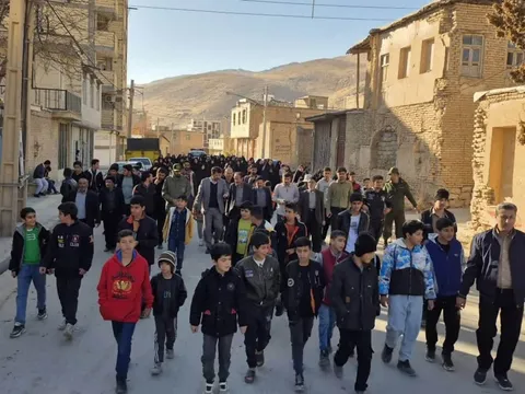 همایش پیاده‌روی خانوادگی با حضور نماینده مجلس و نهادهای مردمی برگزار شد