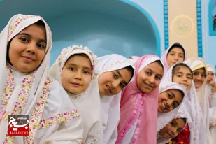 شگفتانه سال جدید برای دختران روزه اولی خادمیاران یگان حفاظت و امنیت حرم+تصاویر