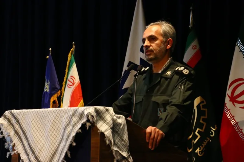 صنعت کشور مملو از نخبگان بسيجي است