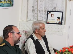 بسیجیان پایگاه شهید چمران ملایر با خانواده شهید گوشگردی دیدار کردند