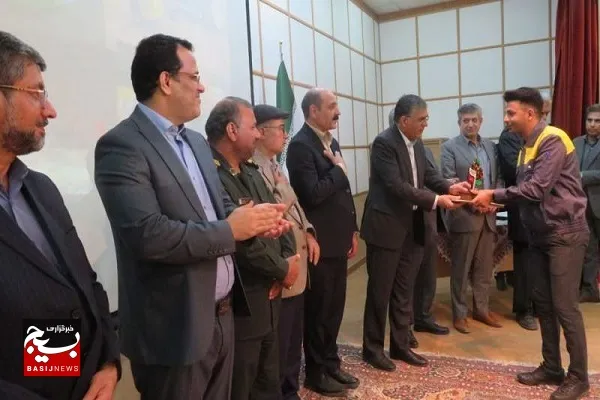 کارگران نمونه سیستان و بلوچستان تجلیل شدند