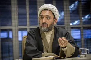 گروه هاي صالحين براي انسجام هرچه بیشتر امت اسلامي تلاش كنند