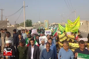 حضور پرشور دانش آموزان و مردم شهر شنبه در راهپیمایی ۱۳آبان