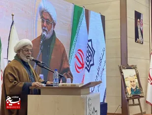 پرچم حاج قاسم را در کنار کاخ سفید بلند کردیم / جهاد نرم شهید سلیمانی همچنان ادامه دارد