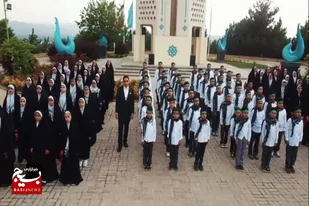 اجرای نماهنگ سرود &laquo;سربازان فرمانده&raquo; در ملایر