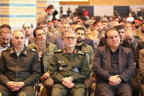 حضور گسترده مسئولان و ورزشکاران بسیجی استان ایلام در مراسم تجدید پیمان با امامین انقلاب