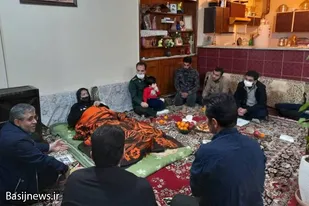 دیدار بسیجیان حوزه شهید حمید هاشمی همدان با خانواده شهدا