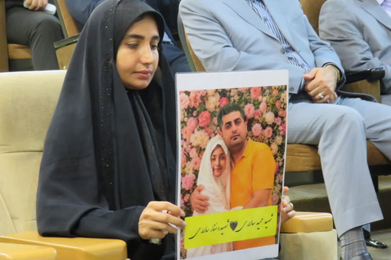 جوراب دخترت چه رنگی است؟!