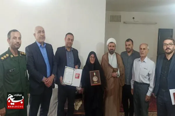 شهدا الگوهایی کامل و جاویدان برای تمام عصرها هستند