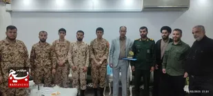 دیدار سربازان گردان حضرت علی اکبر (ع) با خانواده شهید مفقودالاثر ادریس عباسی در ماه رمضان