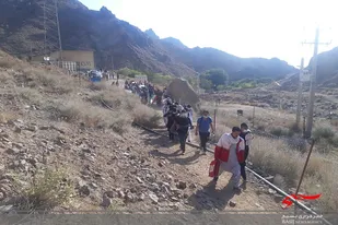 صعود پاسداران وبسیجیان سپاه خاش به قله ٤٠٥٠ متری تفتان
