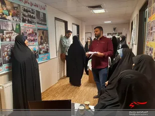 گزارش تصویری از افتتاح نمایشگاه "اسوه" پایگاه های بسیج حوزه ۲۲۰ حضرت هاجر(س)