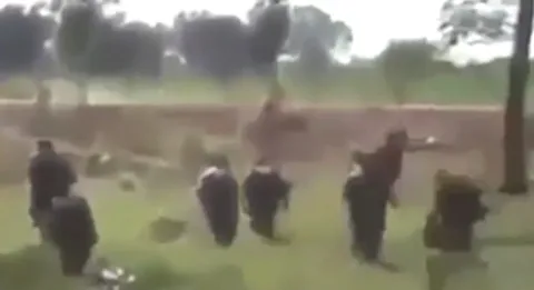 فیلم/ ورود مجاهدین مسلمان به اردوگاه ارتش بودایی میانمار