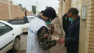 غربالگری خانه به خانه توسط بسیجیان قرارگاه حافظان مهاباد