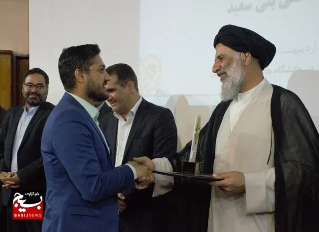 گروه‌های خیریه و جهادی دانشگاهی خوزستان تجلیل شدند