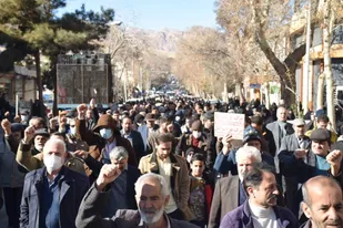 راهپیمایی دیار معلمان دین و اخلاق در محکومیت توهین به اسلام و مرجعیت شیعه+ تصاویر