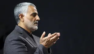 روی سنگ قبرم بنویسید سرباز قاسم سلیمانی