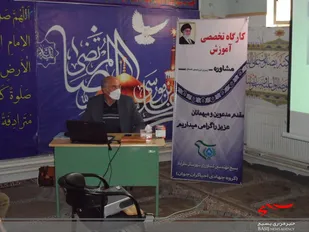 کارگاه آموزشی پرورش زنبور عسل در مدرسه شهید رنجبرپور نظرآباد برگزار شد
