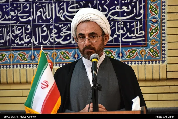 شایسته سالاری اساس پذیرش مسئولیت در نظام اسلامی است/ راه برون از مشکلات استفاده از نیروی بومی و خلاق است