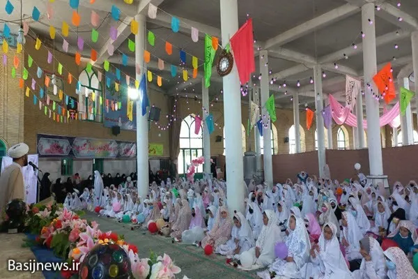 اجتماع بزرگ روزه‌اولی‌ها در فامنین