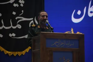 اصلی ترین برنامه دشمن این است که مردم از انقلاب نا امید شوند