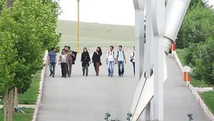 مسوولین دستورالعمل های فرهنگی را در دانشگاه ها اجرا نمی کنند