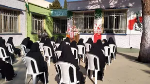حضور گروه روایتگری معرکه عاشقی در مدارس و ادارات و مساجد شاهرود+ تصاویر