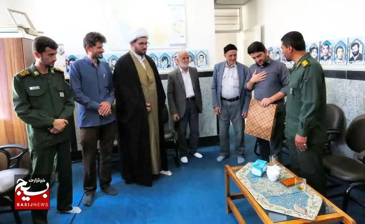  از چهره‌های قرآنی سپاه ناحیه امام صادق (ع) شهرستان آبیک تجلیل شد