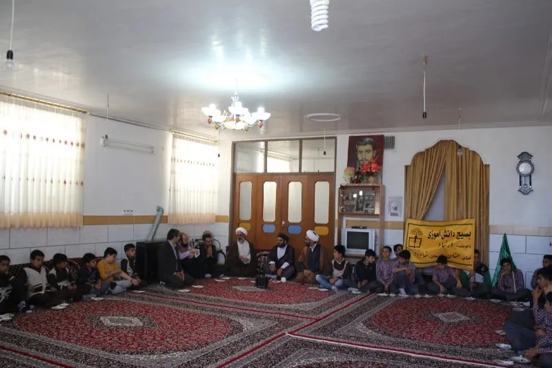 دانش آموزان ایران امید آینده جهان اسلام / نیروهای کارآمد و تاثیرگذار در جهان اسلام
