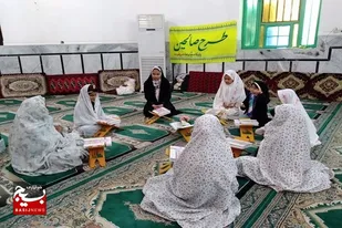 برگزاری محفل نورانی انس با قرآن ویژه دانش آموزان و نونهالان در شهرستان ایرانشهر