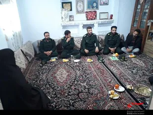 دیدار بسیجیان حوزه شهید &laquo;مبارکی&raquo; همدان با خانواده شهید &laquo;سبحانی&raquo;