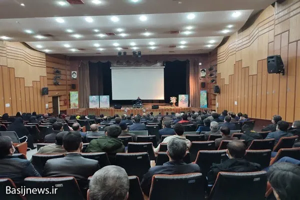 وظیفه امروز ما بصیرت‌افزایی و جهاد تبیین است