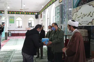 اهدا ۵۲ تبلت به دانش آموزان نخبه و ممتاز محلات اسلامی شاهرود